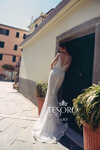 tesoro-2018-wedding-gown-bridal-collection-079.jpg