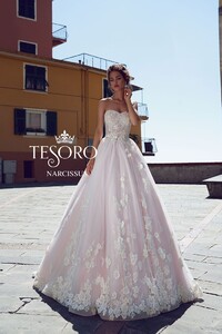 tesoro-2018-wedding-gown-bridal-collection-088.jpg