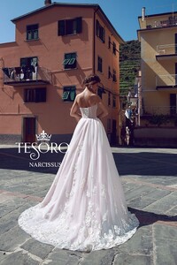 tesoro-2018-wedding-gown-bridal-collection-089.jpg