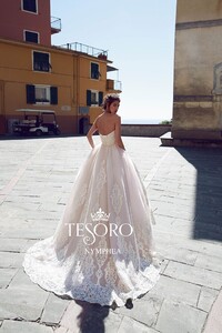 tesoro-2018-wedding-gown-bridal-collection-094.jpg