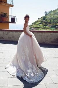 tesoro-2018-wedding-gown-bridal-collection-095.jpg