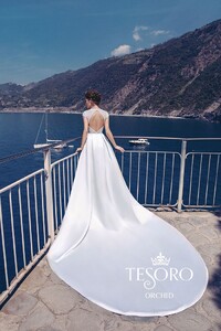 tesoro-2018-wedding-gown-bridal-collection-097.jpg