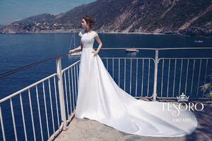 tesoro-2018-wedding-gown-bridal-collection-098.jpg