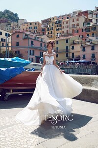 tesoro-2018-wedding-gown-bridal-collection-105.jpg