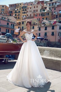 tesoro-2018-wedding-gown-bridal-collection-106.jpg