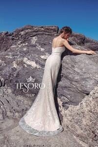 tesoro-2018-wedding-gown-bridal-collection-124.jpg
