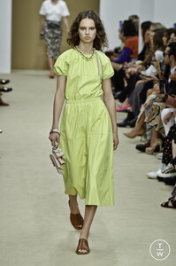 tods-ss20-0013-2c900e.thumb.jpg.f599924e5c6e2948a7f04b2b05570c50.jpg