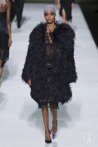 tom-ford-ss19-0067-3a8968.thumb.jpg.43f35382fee7138a534feb6a4de66cf1.jpg