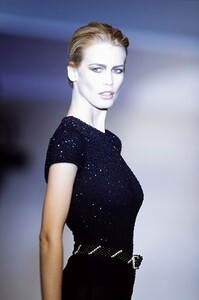 valentino-fw-1996.jpg