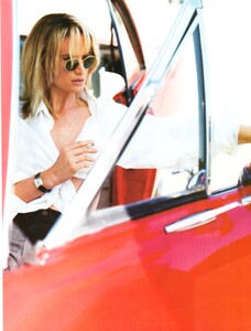 vogue-italia-may-1993-016.thumb.jpg.214c4b6b7450d181c475899773c0f4d8.jpg
