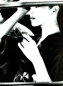 von_Unwerth_Vogue_Italia_December_1994_02.thumb.png.a5601adb58a646be72218bc58ef7a4f0.png