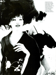 von_Unwerth_Vogue_Italia_December_1994_04.thumb.png.d12cd3766c49bd491d06143393041056.png