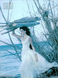 von_Unwerth_Vogue_Italia_May_1994_02.thumb.png.77f01108114a9f12ca5b9011b309e511.png
