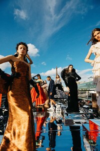 00001-Balmain-Couture-Fall-20.thumb.jpg.a590028dcef583f61f2aea2d9117aacf.jpg