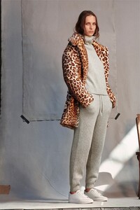00001-RAG-AND-BONE-RESORT-2021.thumb.jpg.ef75b07bb9bc155b668fcd3f8d8f56ae.jpg