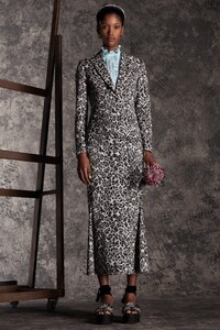 00002-Erdem-Pre-Fall-20.thumb.jpg.e796599bb76f222c4d4d1841c9949214.jpg