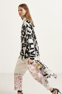 00002-Stella-McCartney-Resort-2020.thumb.jpg.532569ed136d54442c31b641cd5617d7.jpg