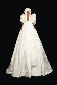 00002-Valentino-Couture-Fall-2020.thumb.jpg.f557d3b0bdde2cc4dd6e1958782d92c9.jpg