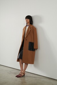 00005-Stella-McCartney-Pre-Fall-2020.thumb.jpg.236aa85b6013db7abcec816b9ef2daa6.jpg