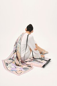 00006-Emilio-Pucci-Resort-2021.thumb.jpg.cb1fe9500258ad7c22c064720551a347.jpg