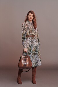 00007-Alberta-Ferretti-Pre-Fall-20.thumb.jpg.b947144fd4a274b218df81facb3166c1.jpg