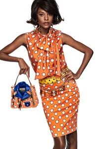 00007-Moschino-RESORT-21.thumb.jpg.3212a1b42c692e92cc34df1bfb7957eb.jpg