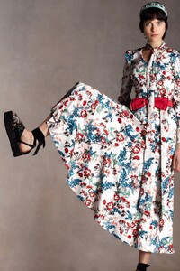 00008-Erdem-Pre-Fall-20.thumb.jpg.8e58dce13c2097f76aa257524e6269ad.jpg
