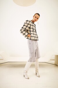 00008-Isabel-Marant-Resort-2021-Credit-Pierre-Ange-Carlotti.thumb.jpg.416aaefa15491c0c3d7c0679060dee68.jpg