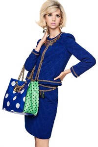 00008-Moschino-RESORT-21.thumb.jpg.5f2c06aac1314e3ec573690d00e0a5c8.jpg