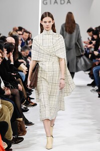 00008-giada-fall-2019-ready-to-wear-CREDIT-Yannis-Vlamos.thumb.jpg.1938ffd4e8e53945eadf3ddfeaf102ed.jpg