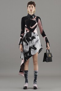 00009-OFF-WHITE-RESORT-21.thumb.jpg.4e2b455443df096ef171b66bb186ad4c.jpg