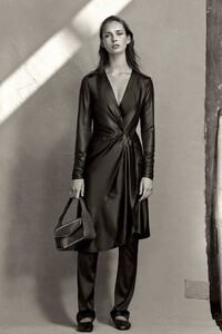 00010-RAG-AND-BONE-RESORT-2021.thumb.jpg.216745a159f77d51272a40530733078f.jpg