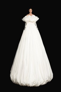 00010-Valentino-Couture-Fall-2020.thumb.jpg.e748688e85986d165cc284b796c9730b.jpg
