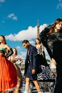 00013-Balmain-Couture-Fall-20.thumb.jpg.dc4d199b0d3141523d578c2968ec02ba.jpg