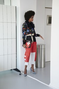 00014-LOUIS-VUITTON-RESORT-21.thumb.jpg.af5360b88177e56d6fd24b4aca71a4a0.jpg