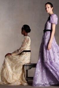 00015-Erdem-Pre-Fall-20.thumb.jpg.b152a6827d4c0bf62191fccf28a651bc.jpg