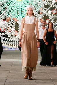 00016-Dior-Resort-Spring-2021.thumb.jpg.4868e506020d615c0fe27da2ddb19669.jpg