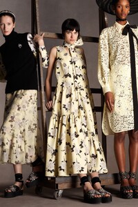 00016-Erdem-Pre-Fall-20.thumb.jpg.73e6c6c55f85f044f3229358eb92d576.jpg