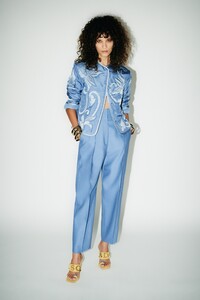 00016-Escada-Resort-2021.thumb.jpg.2ea244f156736756cffc69b1a63d9630.jpg