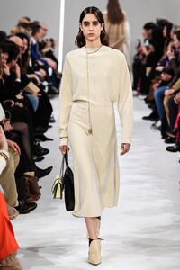 00016-giada-fall-2019-ready-to-wear-CREDIT-Yannis-Vlamos.thumb.jpg.eaa4b5734f659617586a1b0ca9fb514f.jpg