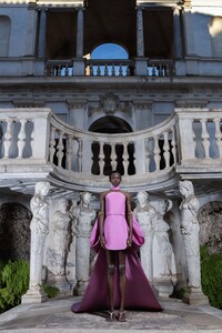 00017-Antonio-Grimaldi-Fall-20-Couture.thumb.jpg.862991a24d874ed557a2d67f1a4f61db.jpg