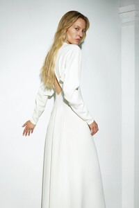 00017-Victoria-Beckham-Pre-Fall-2020.thumb.jpg.6af06c81e7a5ab8694279db92ec208b4.jpg