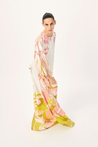 00019-Emilio-Pucci-Resort-2021.thumb.jpg.c0139f6f228e802d36a4f22aa922b273.jpg