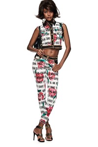 00019-Moschino-RESORT-21.thumb.jpg.d77bc89e98822210b1a4f25aa37f75ea.jpg