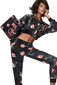 00021-Moschino-RESORT-21.thumb.jpg.0422b32ee52618981a067b627b5ef598.jpg