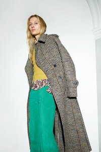00022-Victoria-Beckham-Pre-Fall-2020.thumb.jpg.7728eae799a4233dc298a948f859adbb.jpg