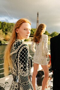 00023-Balmain-Couture-Fall-20.thumb.jpg.39dc702c1be743e1754655ab50b03c7c.jpg