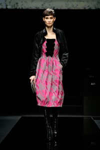 00023-giorgio-armani-fall-20-RTW.thumb.jpg.230113f91f859586b0791f42a63f24a8.jpg