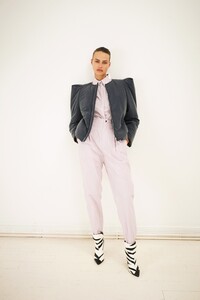 00025-Isabel-Marant-Resort-2021-Credit-Pierre-Ange-Carlotti.thumb.jpg.9ebccccd9becfd579839dc7e7431a4e1.jpg