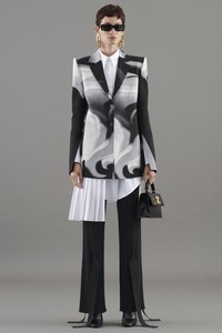 00025-OFF-WHITE-RESORT-21.thumb.jpg.31827f5bb48017a1ffaf867d5e8ed15a.jpg